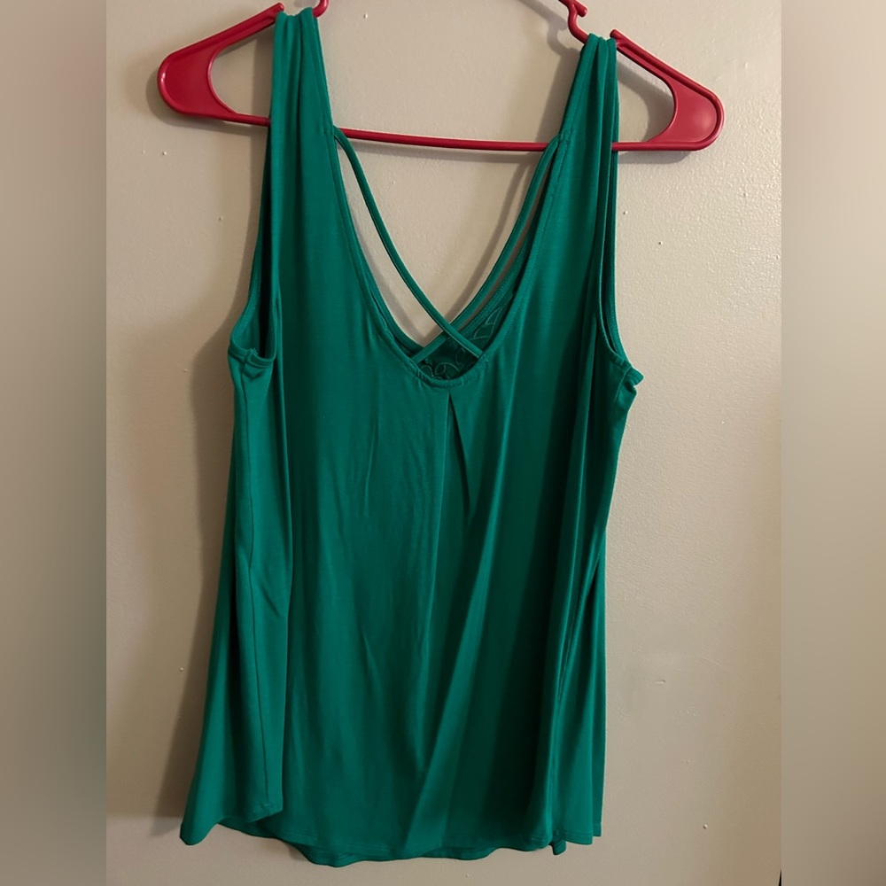 Green shirt - Picture 3 of 4